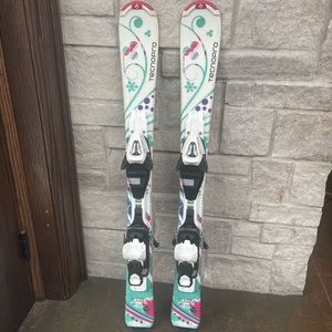 Tecnopro Sweety 90 Children’s Beginner Skis with TC45 children’s bindings.